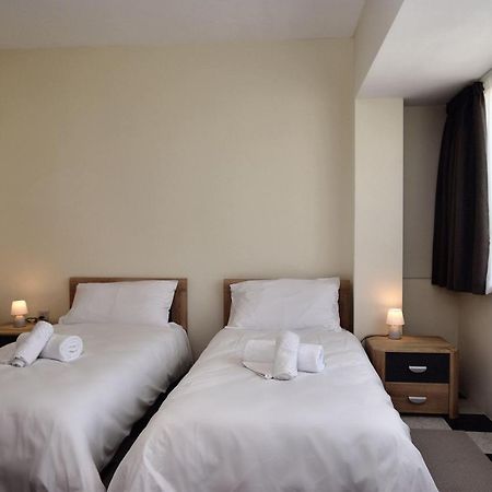 2 Bedroom, Bright & Central Top Floor Apartment - 5 Msida Eksteriør bilde