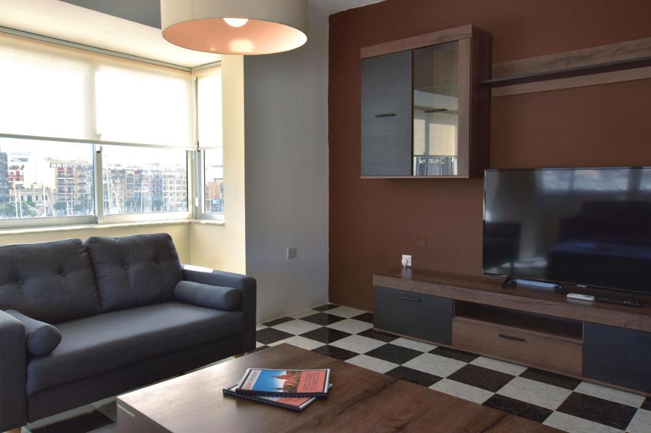 2 Bedroom, Bright & Central Top Floor Apartment - 5 Msida Eksteriør bilde