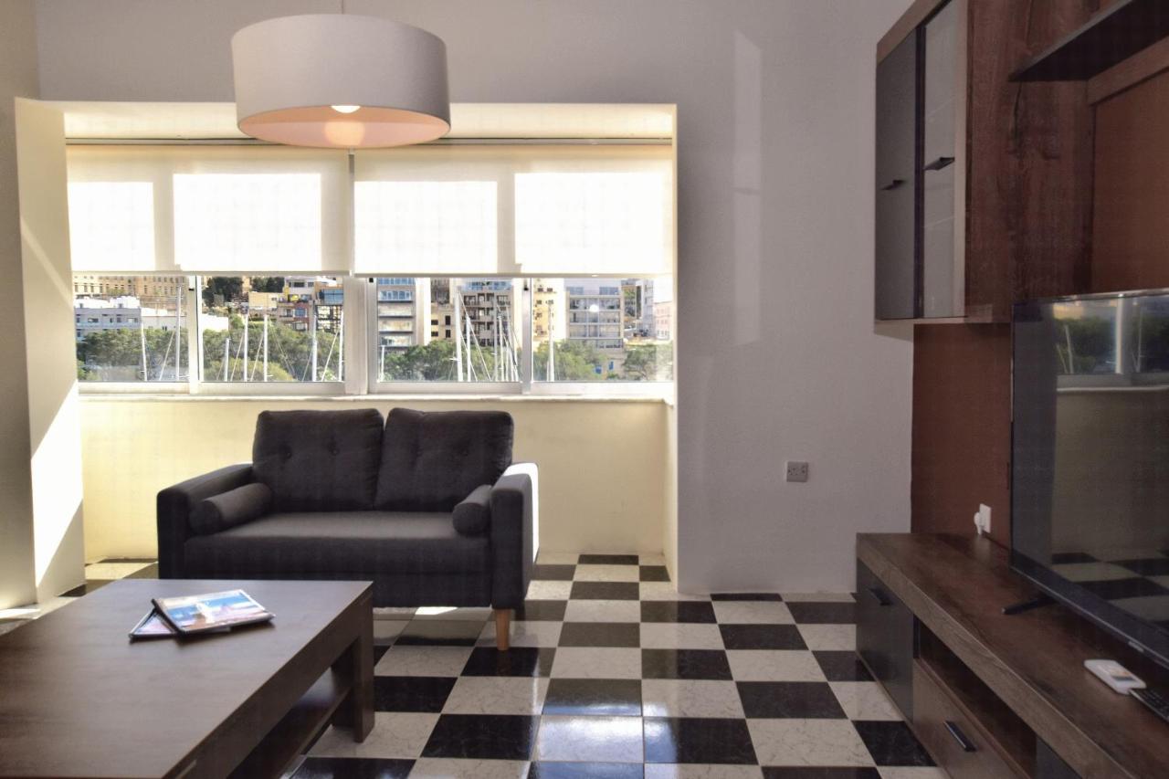 2 Bedroom, Bright & Central Top Floor Apartment - 5 Msida Eksteriør bilde